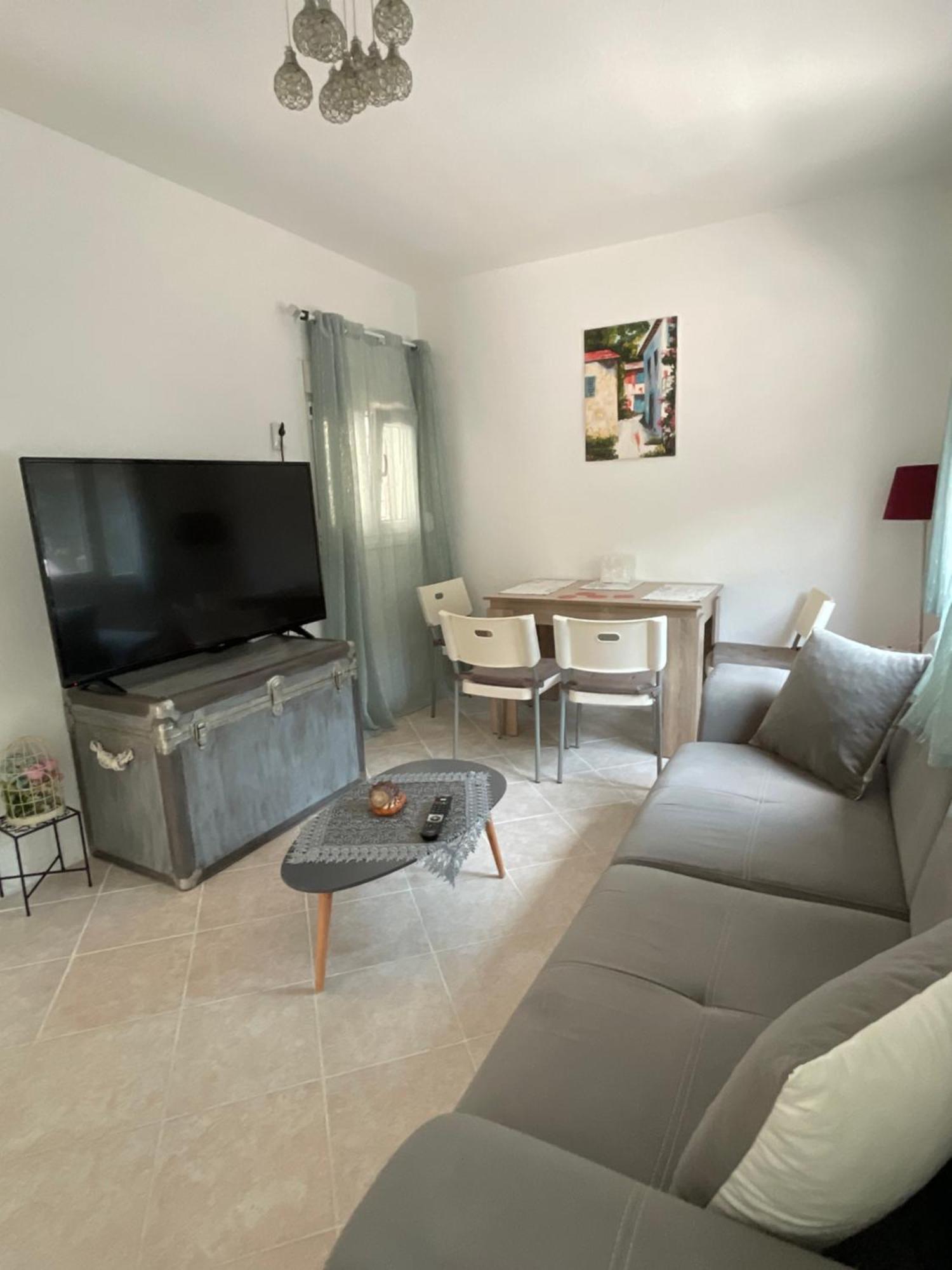 Comfy Myrvalis Apartment Agía Triás Luaran gambar